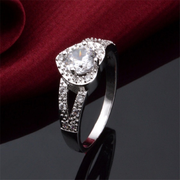 Love Heartl Silver Plated Crystal Ring - Picture 6 of 6